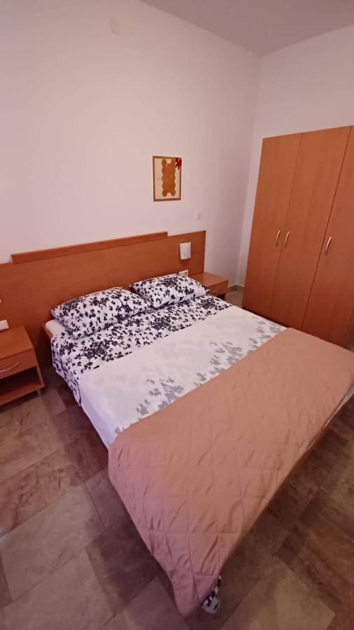 Apartment Senka Orebic Bagian luar foto