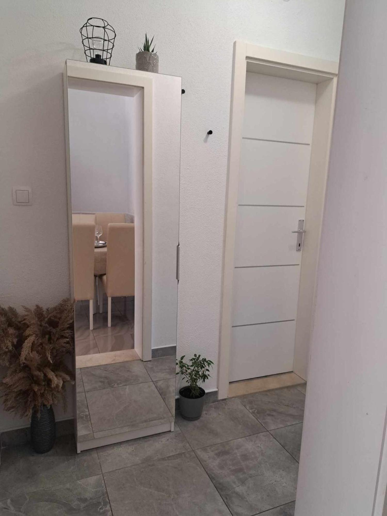 Apartment Senka Orebic Bagian luar foto